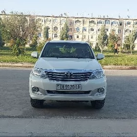 Toyota Fortuner 2014