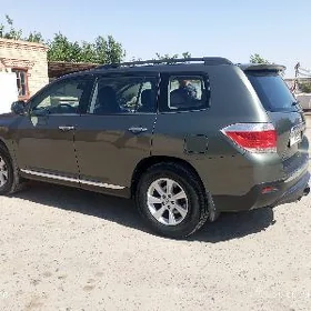 Toyota Highlander 2013