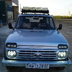 Lada Niva 2000
