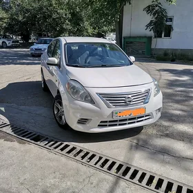 Nissan Versa 2013