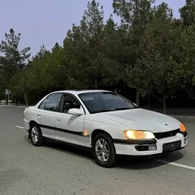 Opel Omega 2001