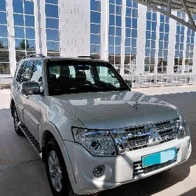Mitsubishi Pajero 2011