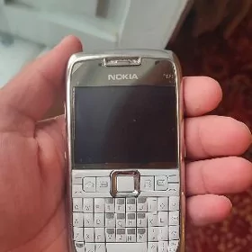 Nokia E71