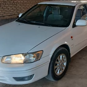 Toyota Camry 2001