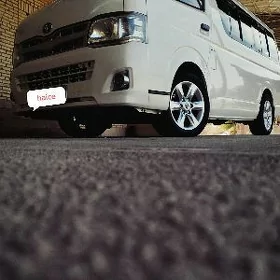 Toyota Hiace 2011