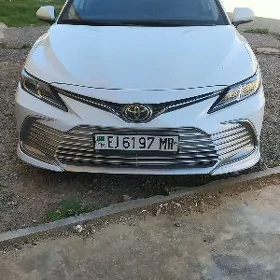 Toyota Camry 2023