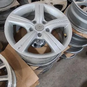 Tayota disga R16