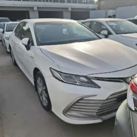 Toyota Camry 2021