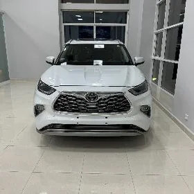 Toyota Highlander 2021