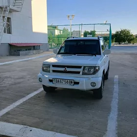 Mitsubishi Pajero 1999