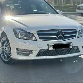 Mercedes-Benz C350 2013