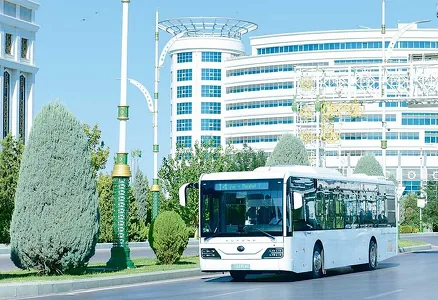 «Awtomobil Ulag hyzmaty» awtobus we taksi sürüjilerini işe çagyrýar