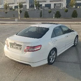Toyota Camry 2011