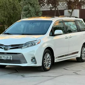 Toyota Sienna 2019