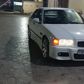 BMW 325 1992