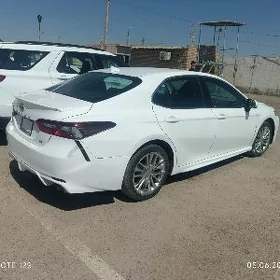 Toyota Camry 2021