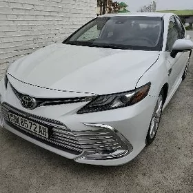 Toyota Camry 2021