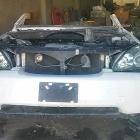 Leksus Rx 330 salony