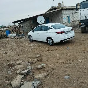 Nissan Versa 2020
