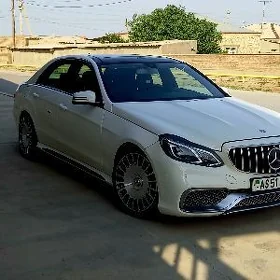 Mercedes-Benz 300E 2010