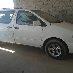 Toyota Sienna 2000