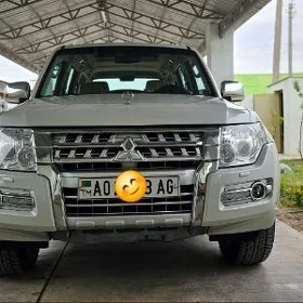 Mitsubishi Pajero 2015
