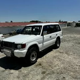 Mitsubishi Montero 1994