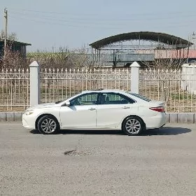 Toyota Camry 2016