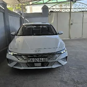 Hyundai Elantra 2025