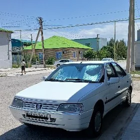 Peugeot 405 2014