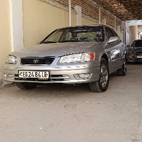 Toyota Camry 2001