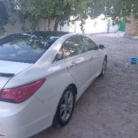 Hyundai Sonata 2011