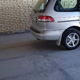 Toyota Sienna 2002