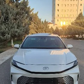 Toyota Camry Hybrid 2024