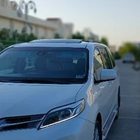 Toyota Sienna 2020