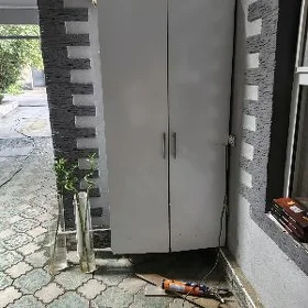 Шкаф