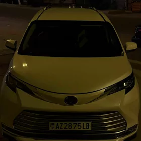 Toyota Sienna 2021