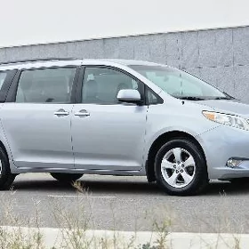 Toyota Sienna 2012