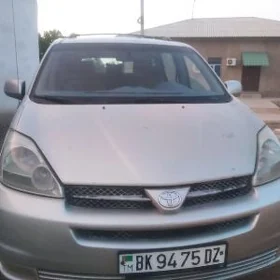 Toyota Sienna 2003