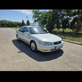 Toyota Camry 2000