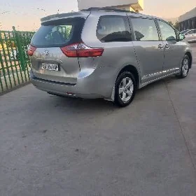 Toyota Sienna 2020