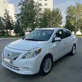 Nissan Versa 2012