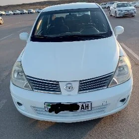 Nissan Versa 2011