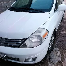 Nissan Versa 2012