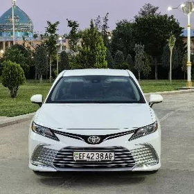 Toyota Camry 2021