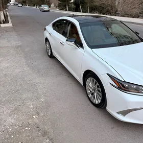 Lexus ES 350 2019