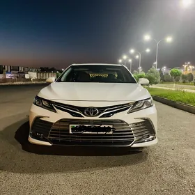 Toyota Camry 2020