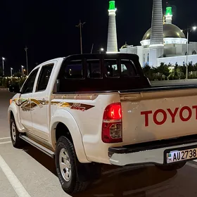 Toyota Hilux 2014