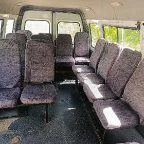 Toyota Hiace 2008