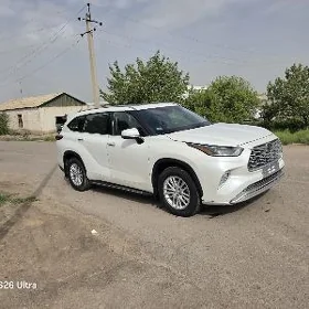 Toyota Highlander 2021